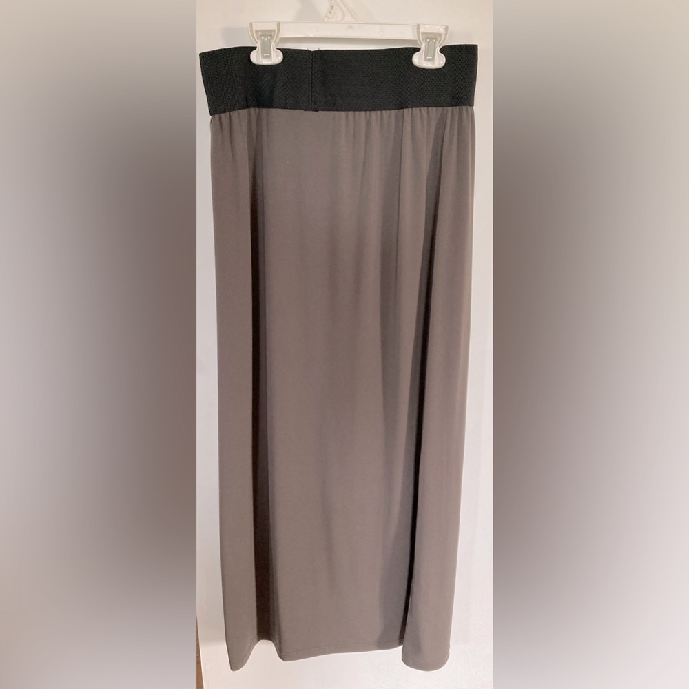 The Main Street Exchange “Claire” Skirt (S) in Charcoal